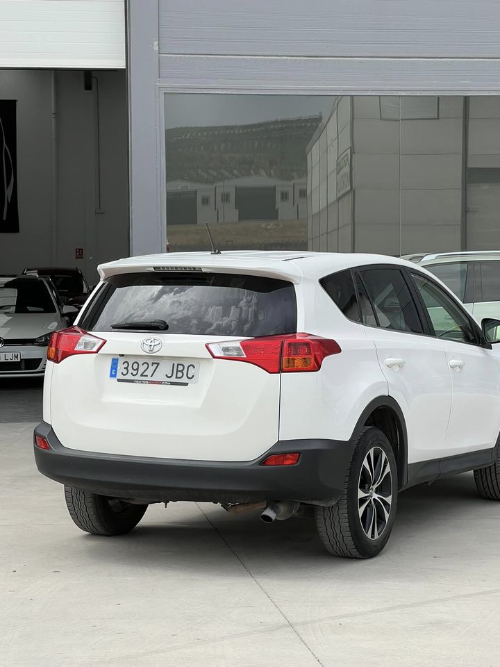 Toyota RAV4 2014 foto 2